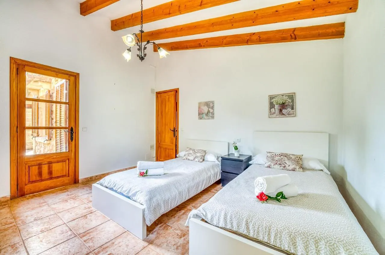Ideal Property Mallorca - Navarro Pollença Landhuis